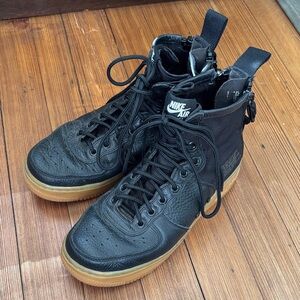 Nike SF Air Force One Mid